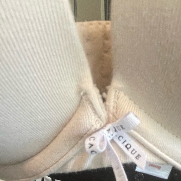 EUC Cacique Cream Ladies Boost Plunge Bra Size 32DDD - Picture 3 of 5